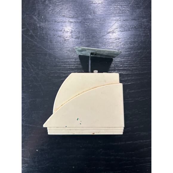 Mini- vintage Off white Kitchen scale- has wear and grim - Pelouze 1992 - Picture 7 of 8